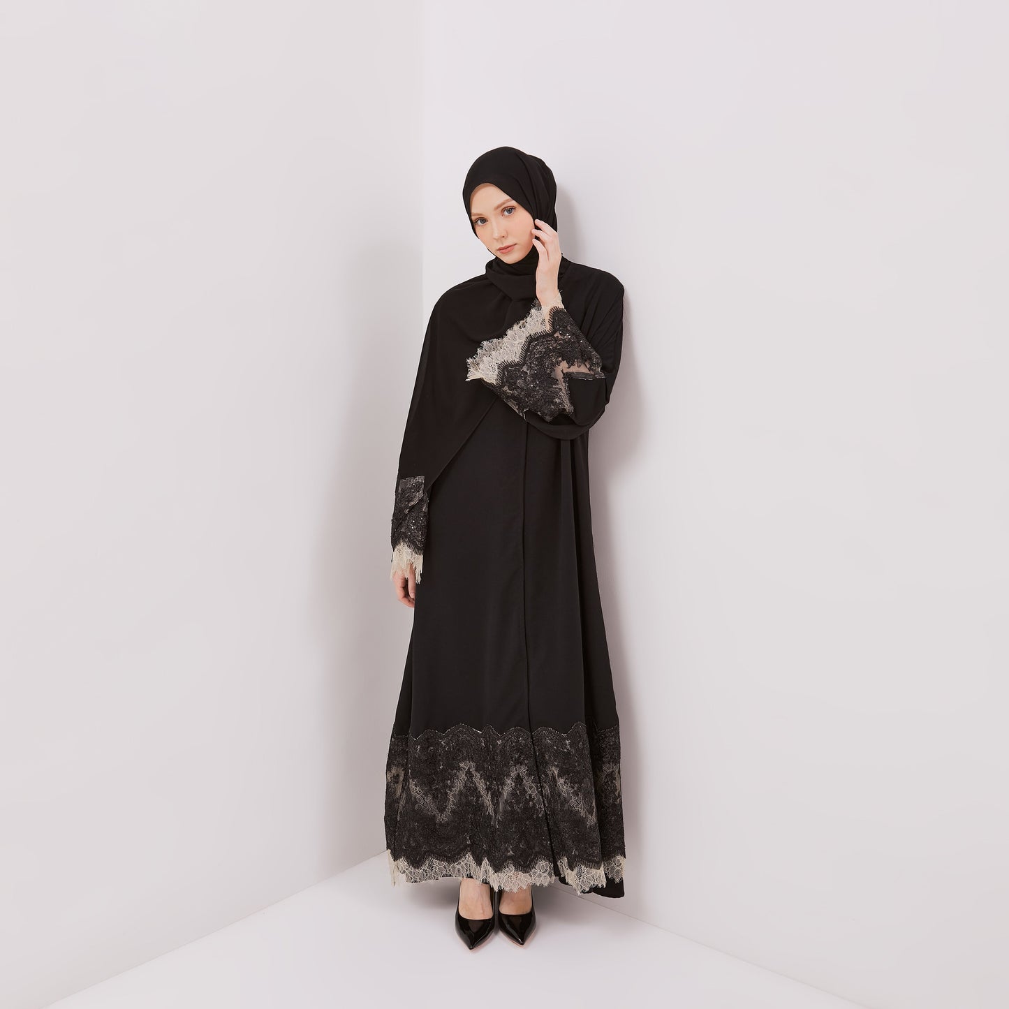 Chanté - Hania Abaya Set in Black