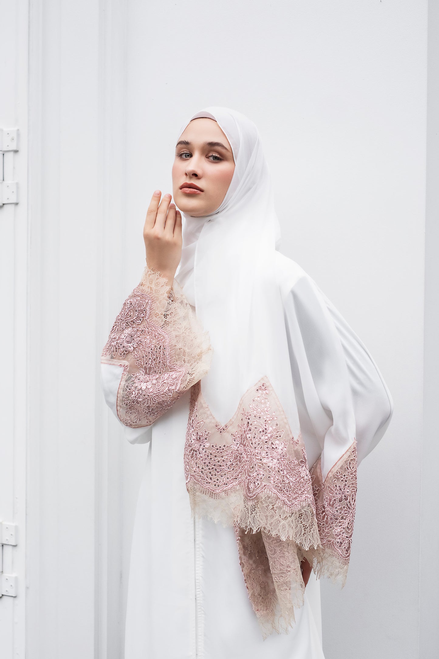 Chanté - Hania Abaya Set in Off White