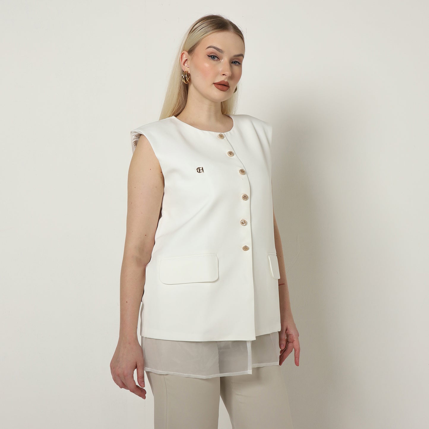 Chanté - Olive Vest in Broken White