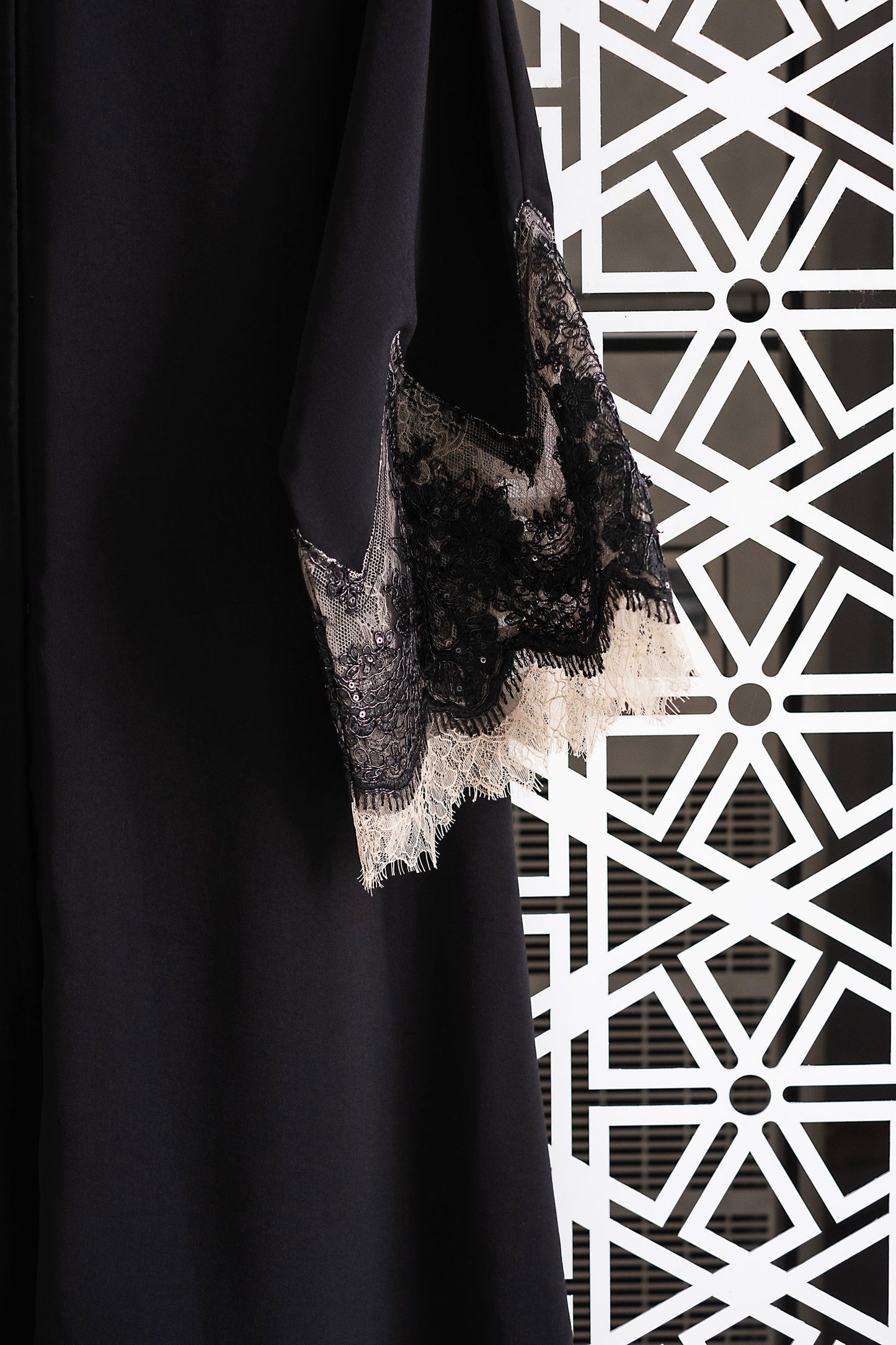 Chanté - Hania Abaya Set in Black