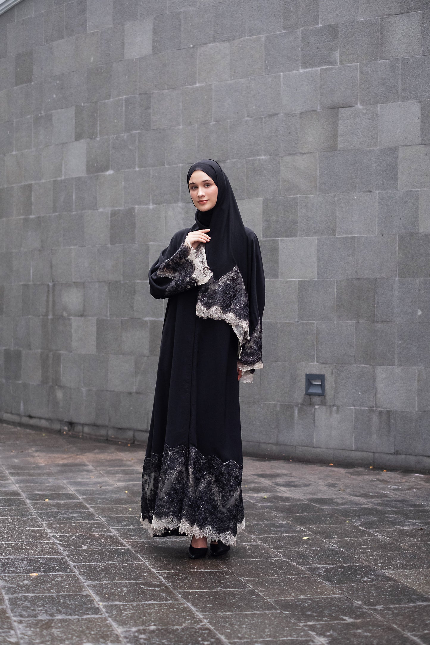 Chanté - Hania Abaya Set in Black