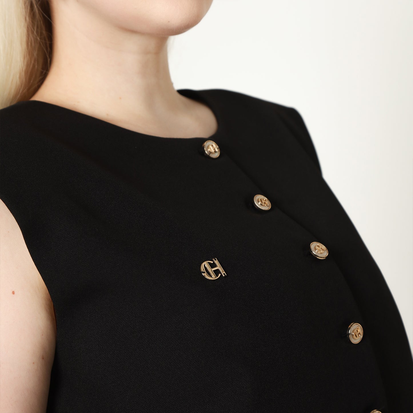 Chanté - Olive Vest in Black