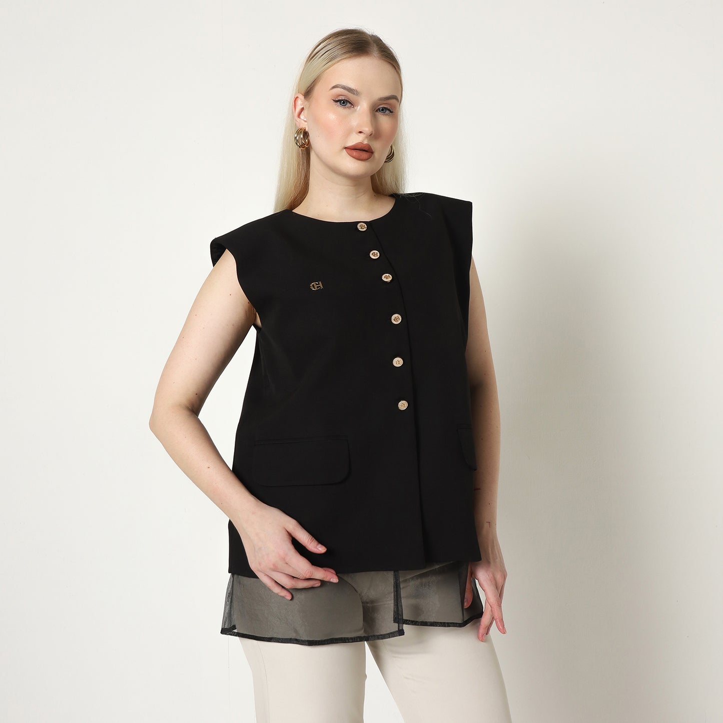 Chanté - Olive Vest in Black