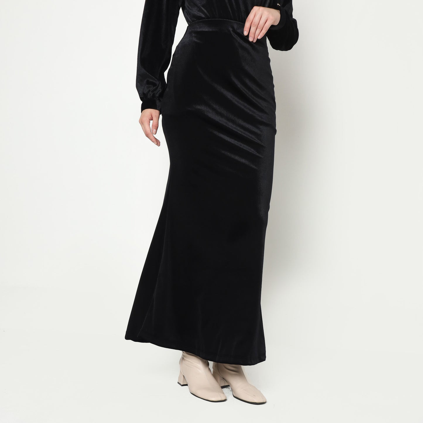 Chanté - Madeline Skirt in Black