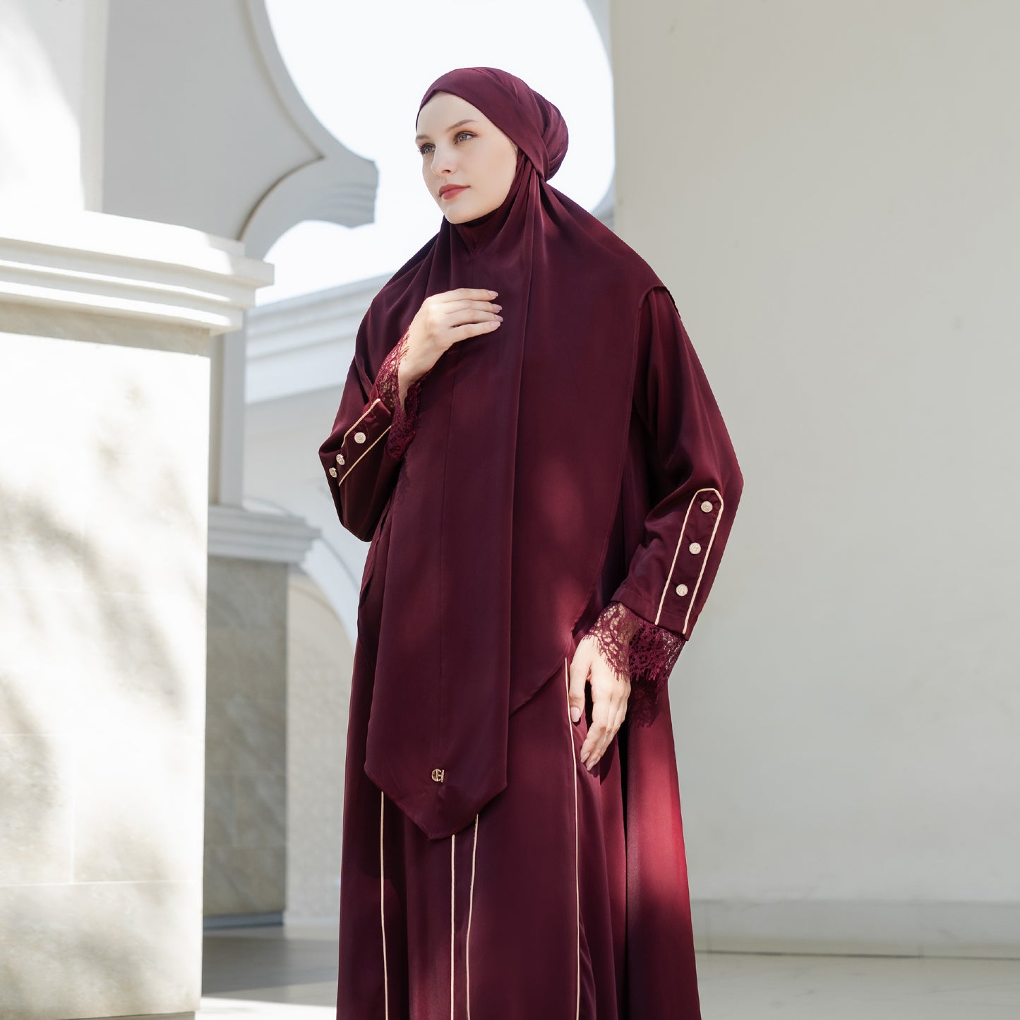 Chanté - Oksana Abaya Set in Maroon
