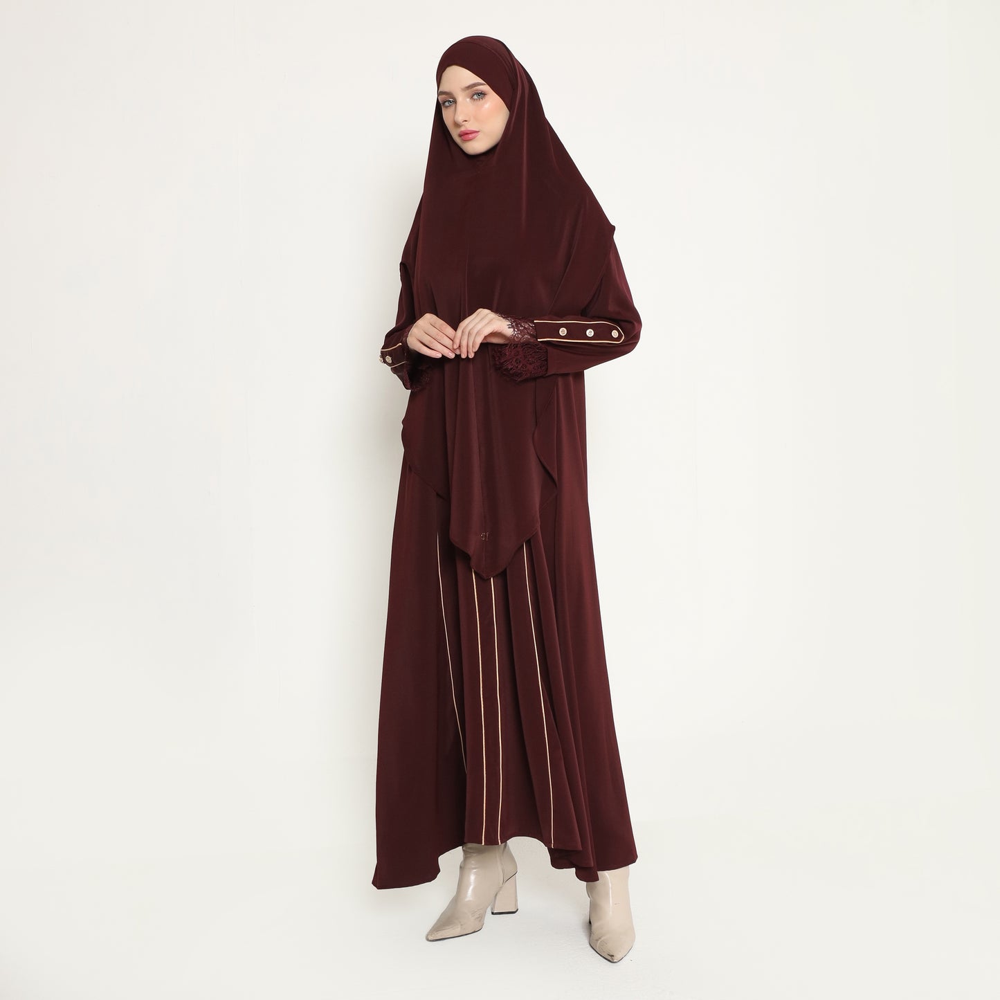 Chanté - Oksana Abaya Set in Maroon
