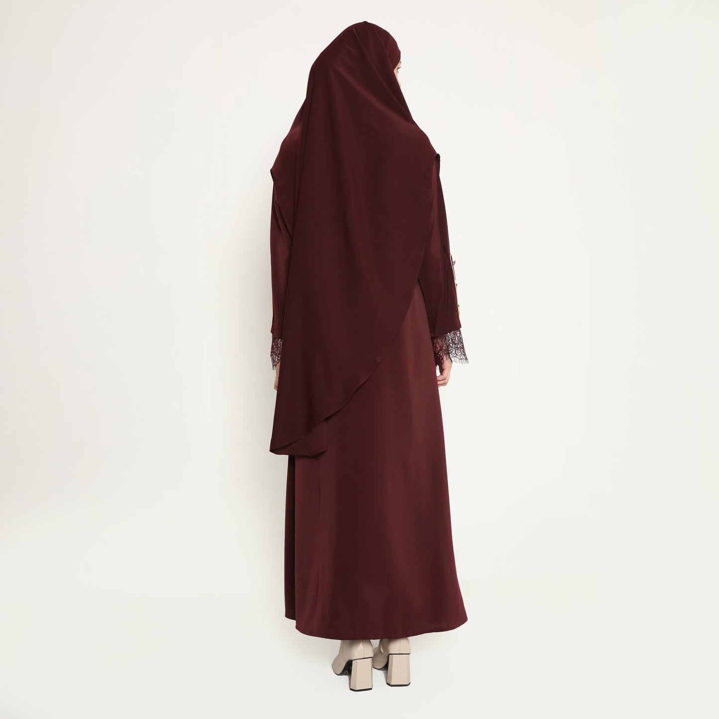 Chanté - Oksana Abaya Set in Maroon