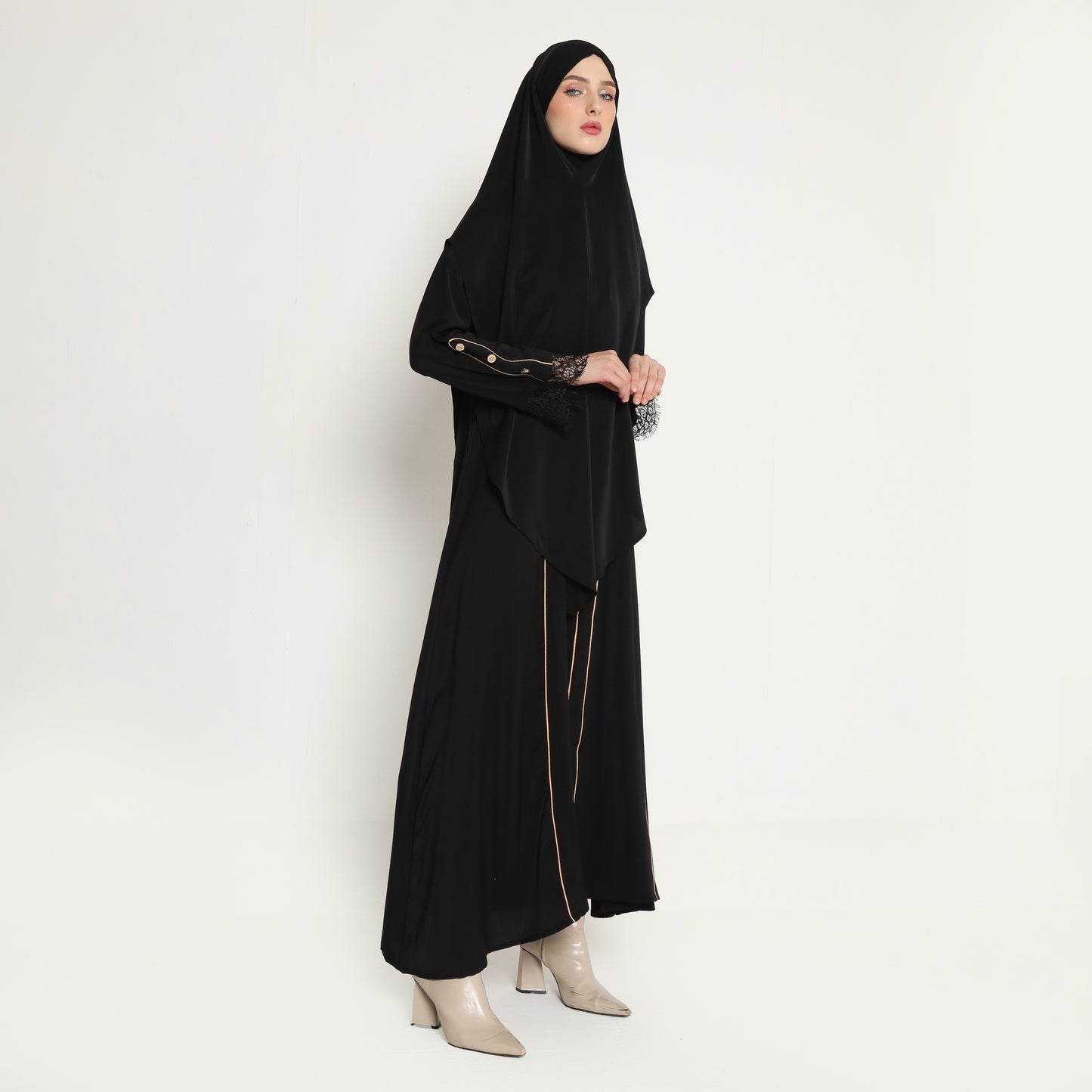 Chanté - Oksana Abaya Set in Black